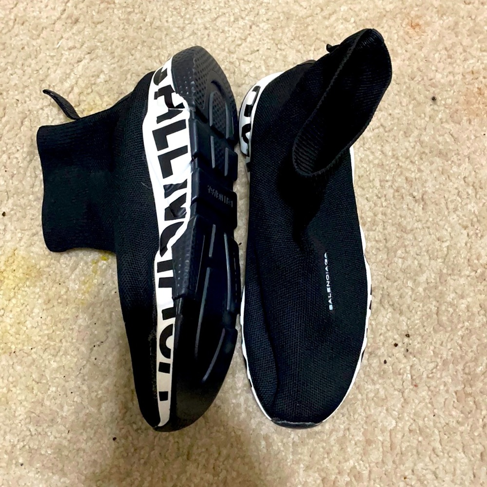 New balenciaga authentic, never use 🥵